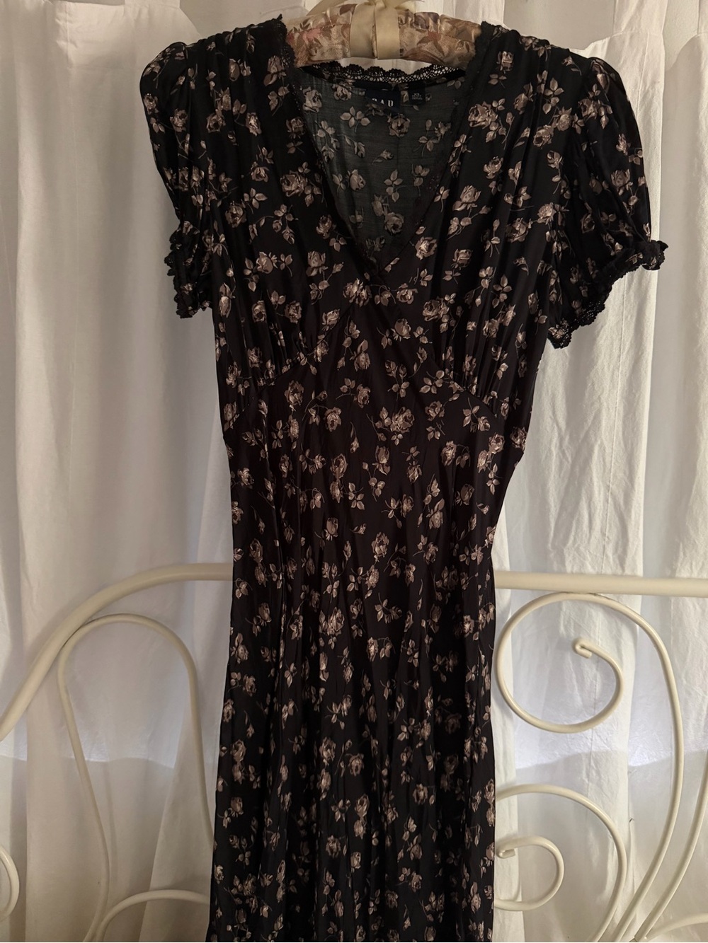 Black Floral V-Neck Dress with Puff Sleeves
